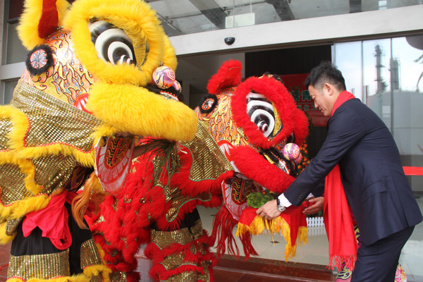 千秋偉業(yè)添錦繡 萬里鵬程展宏圖 —— 常青樹舞獅獻瑞賀新春，歡天喜地迎開工！